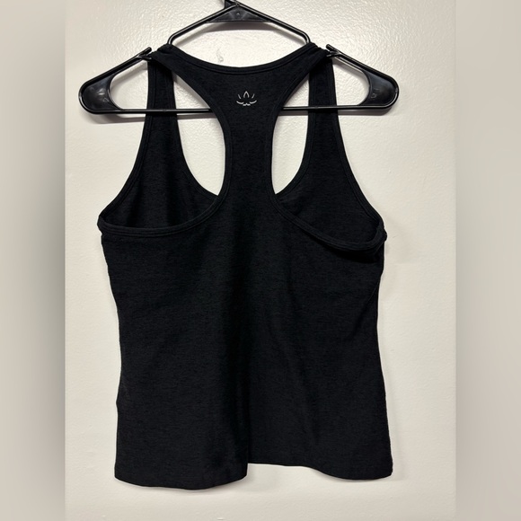 Beyond Yoga Black Razor Back Tank Top Size Large - Picture 2 of 3